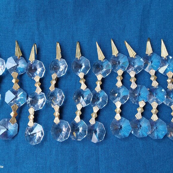 Vintage chandelier crystals for upcycling and repurposing brass connectors - Picture 8 of 9